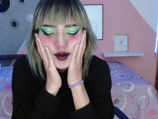 Live sex webcam photo for sweetweeney #273098109