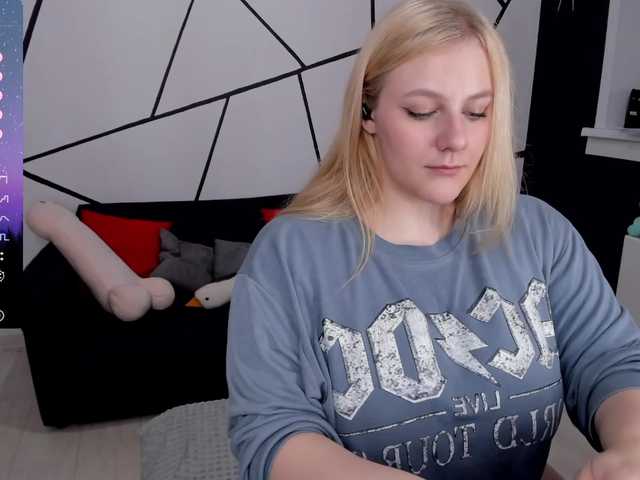 Live sex webcam photo for sweetylina1 #277487139
