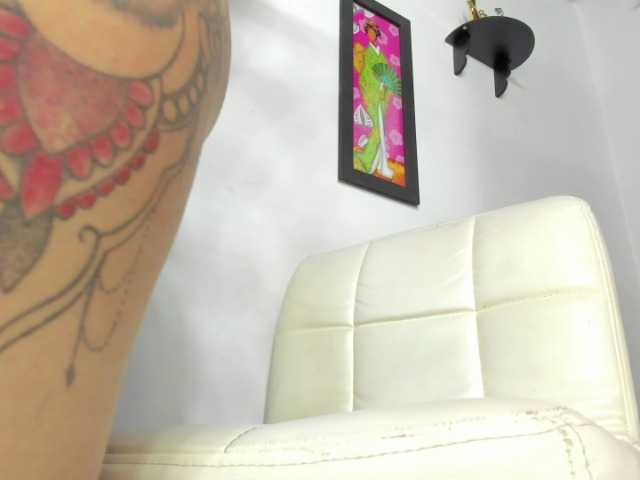 Live sex webcam photo for swtt-lilly #275772658