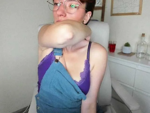 Live sex webcam photo for sylviefetish #276282882