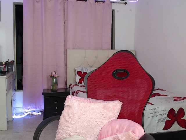 Live sex webcam photo for talianapalacios #290511359