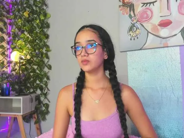 Live sex webcam photo for tamara-roux #275526348