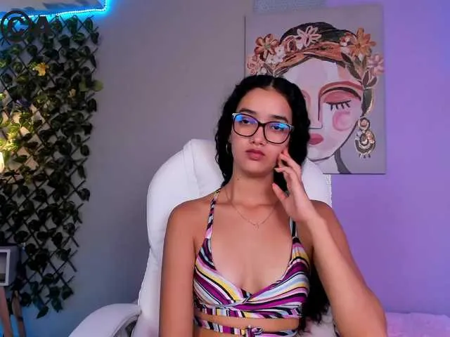 Live sex webcam photo for tamara-roux #275735199