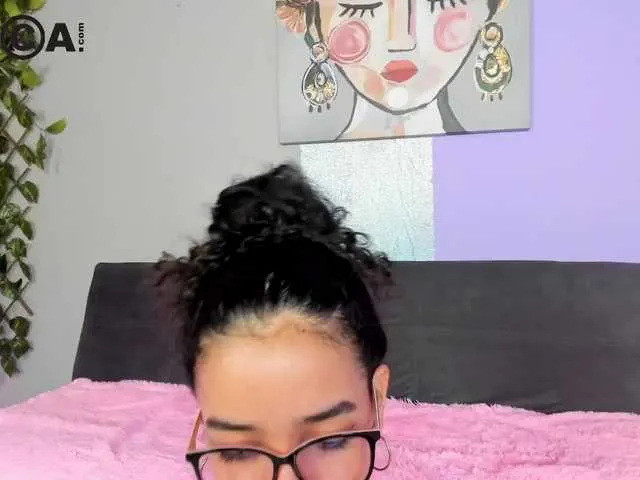 Live sex webcam photo for tamara-roux #275787680