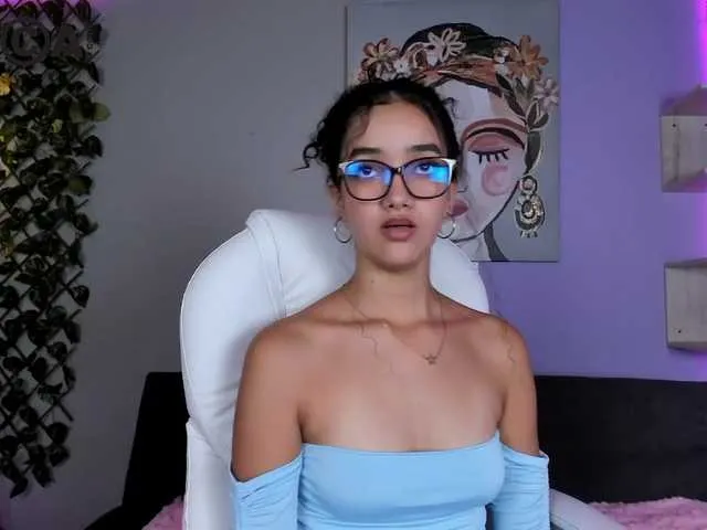 Live sex webcam photo for tamara-roux #275809623