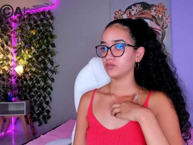 Live sex webcam photo for tamara-roux #275847613