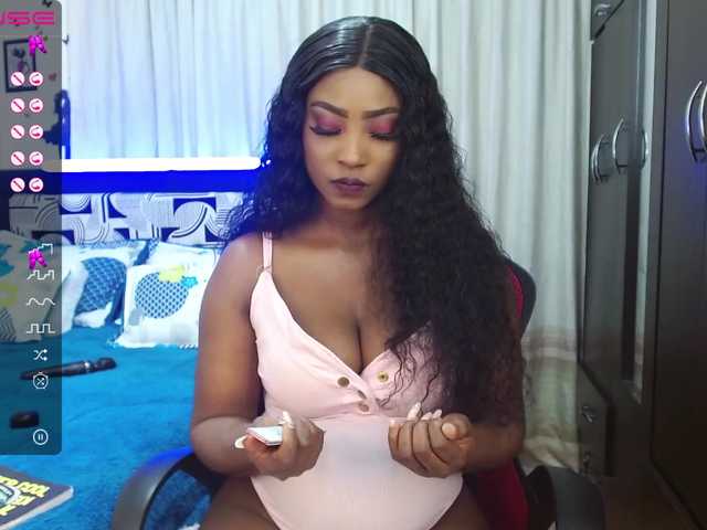 Live sex webcam photo for tamarastephe1 #273523829