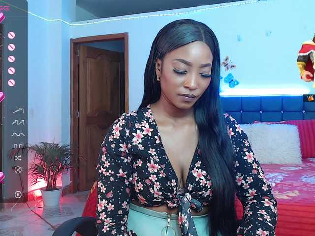 Live sex webcam photo for tamarastephe1 #276632756