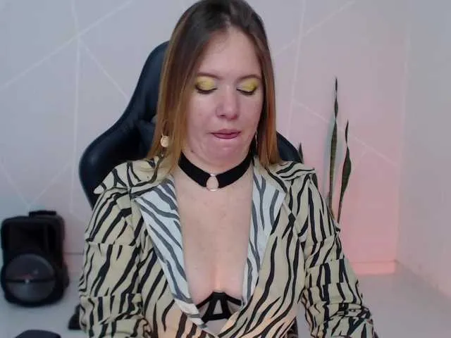 Live sex webcam photo for tamy-shine87 #275639335