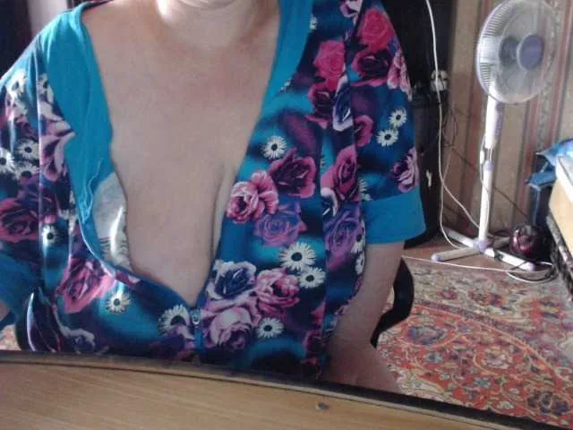 Live sex webcam photo for tanyvel34 #274374026