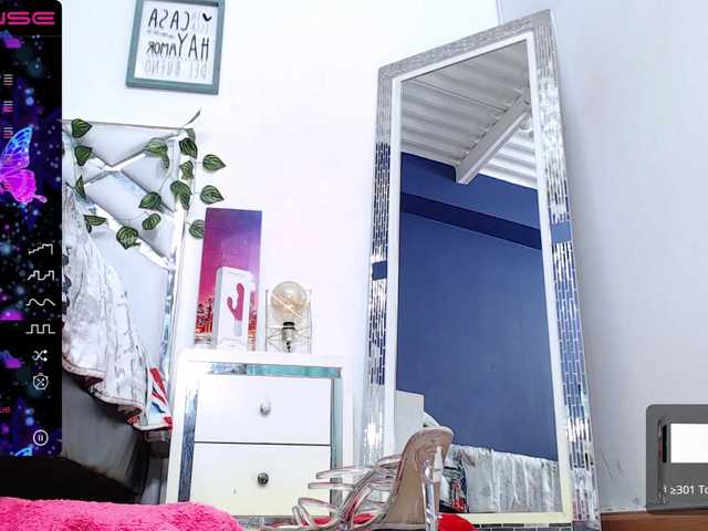 Live sex webcam photo for tastymilff #275559754