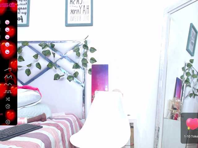 Live sex webcam photo for tastymilff #275575507