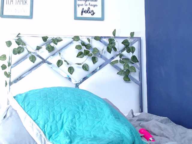 Live sex webcam photo for tastymilff #275782308