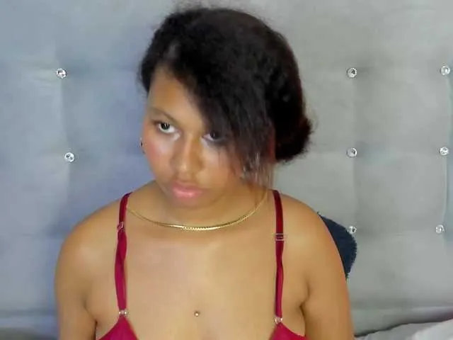 Live sex webcam photo for tatianasquirthot #293592828
