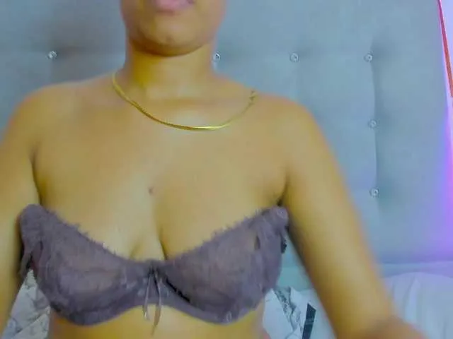Live sex webcam photo for tatianasquirthot #293707235