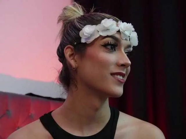 Live sex webcam photo for tayler-002 #290152719