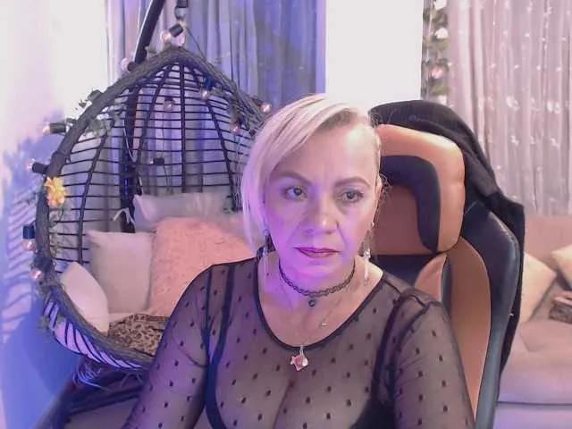 Live sex webcam photo for taylor-anastasia #277543064