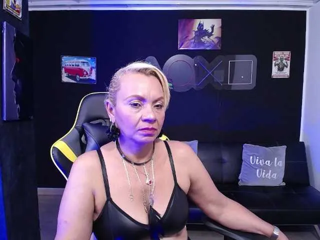 Live sex webcam photo for taylor-anastasia #277598047