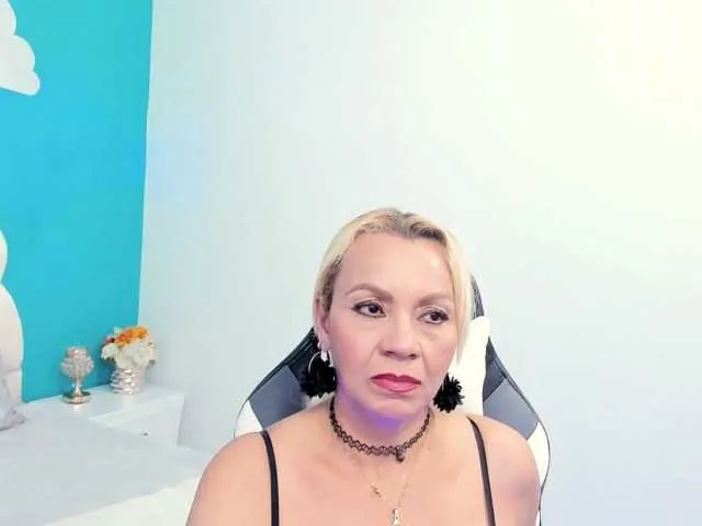Live sex webcam photo for taylor-anastasia #277640821
