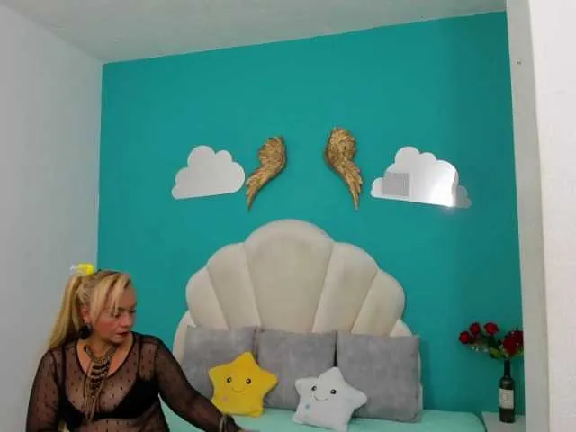 Live sex webcam photo for taylor-anastasia #277665593