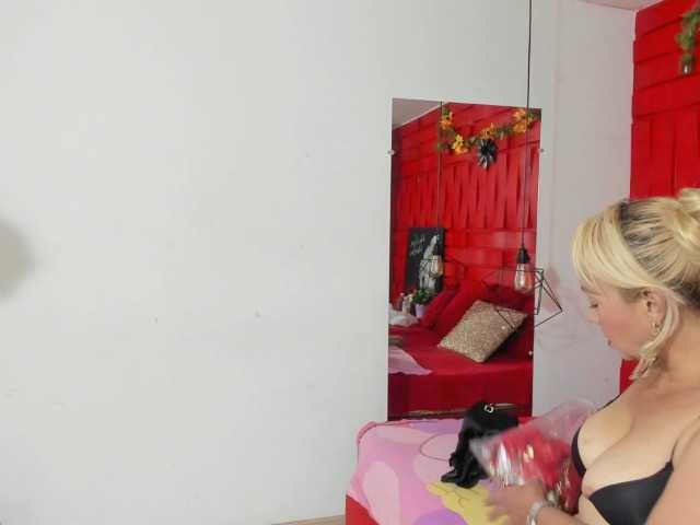 Live sex webcam photo for taylor-anastasia #277901041