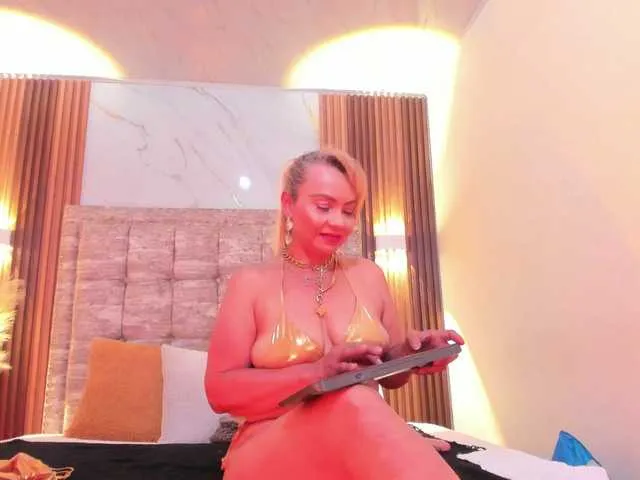 Live sex webcam photo for taylor-anastasia #291457397