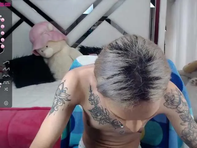 Live sex webcam photo for taylor-hot-xx #273345905