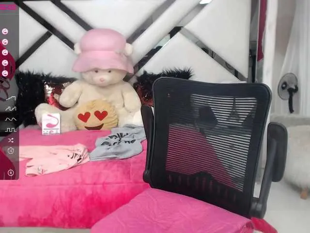 Live sex webcam photo for taylor-hot-xx #273727819
