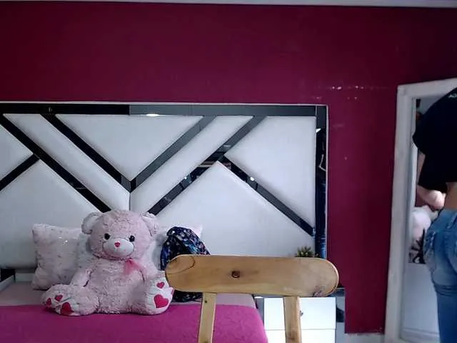 Live sex webcam photo for taylor-hot-xx #276278158