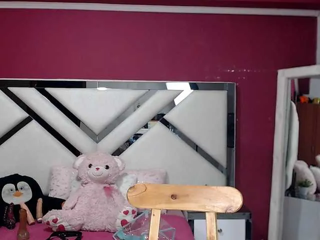 Live sex webcam photo for taylor-hot-xx #276372322