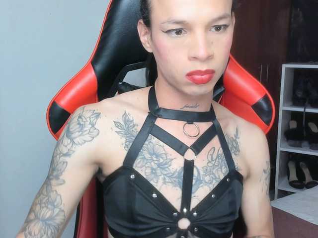 Live sex webcam photo for taylor-hot-xx #290707776