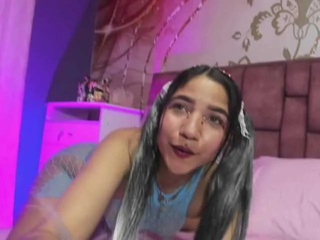 Live sex webcam photo for taylorlee #290525788