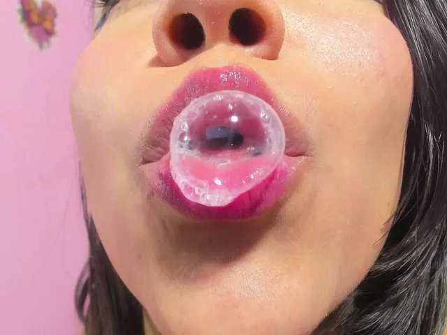 Live sex webcam photo for taylorlee #293384615