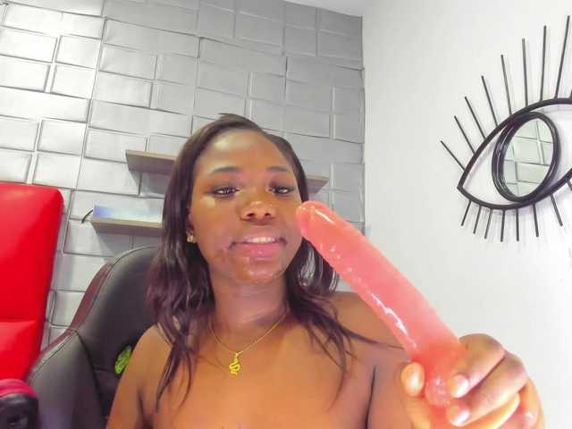 Live sex webcam photo for taylorr-evans #292130044