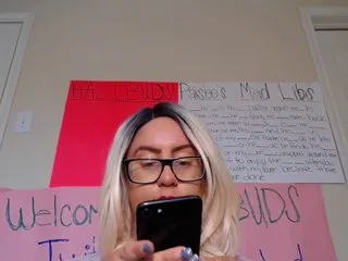 Live sex webcam photo for teamhazebud #186083505