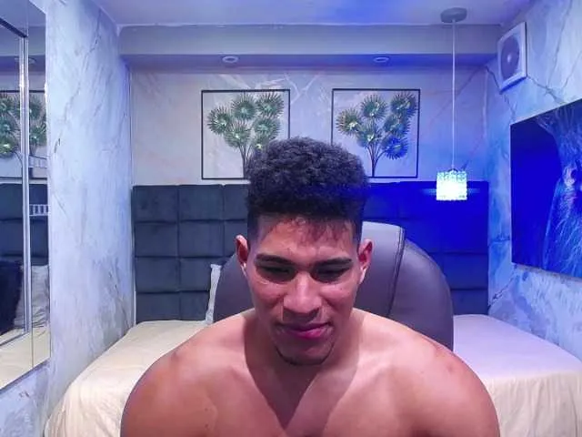 Live sex webcam photo for teddyfit19cm #275501561