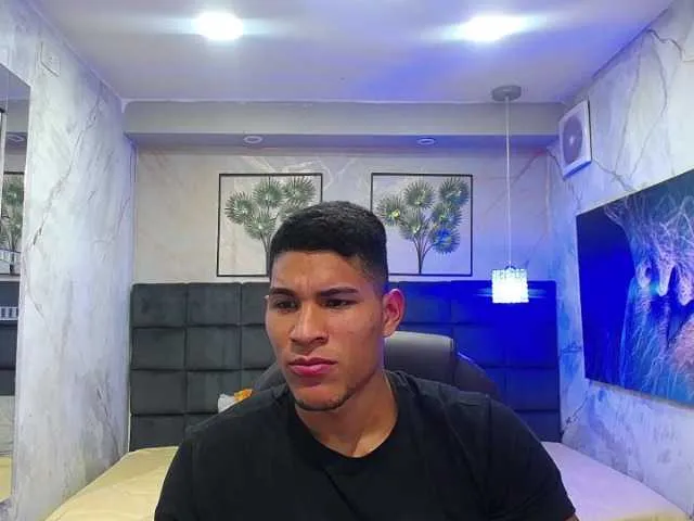 Live sex webcam photo for teddyfit19cm #275510007