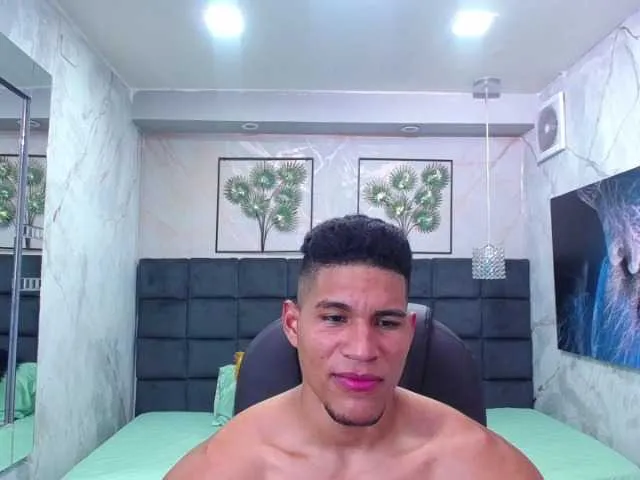 Live sex webcam photo for teddyfit19cm #275561871