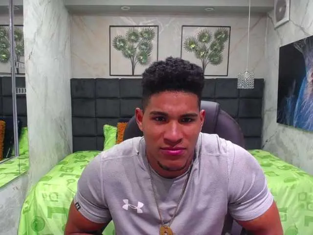 Live sex webcam photo for teddyfit19cm #275598923