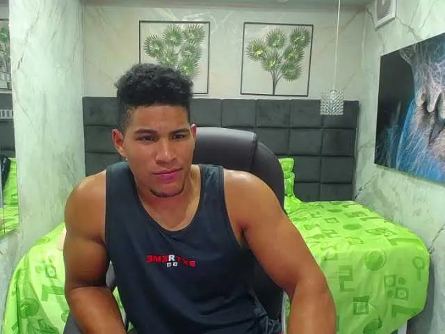 Live sex webcam photo for teddyfit19cm #275614526