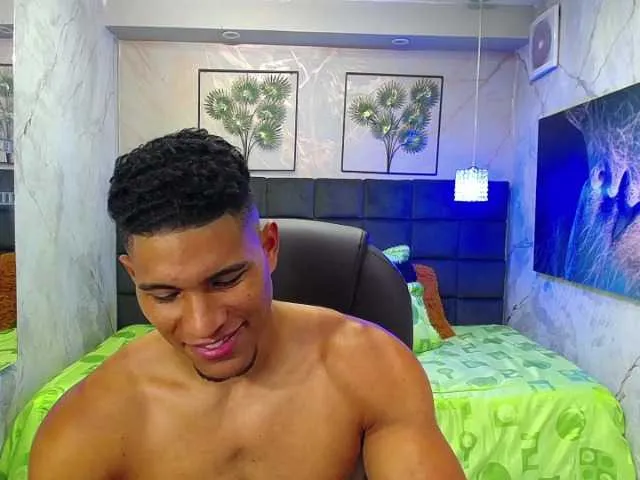 Live sex webcam photo for teddyfit19cm #275648510