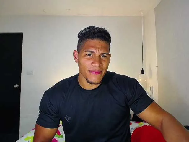 Live sex webcam photo for teddyfit19cm #275712305