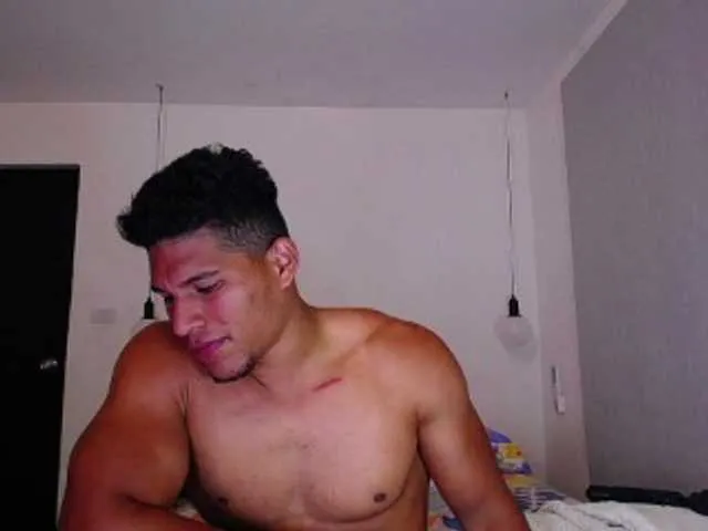 Live sex webcam photo for teddyfit19cm #275731687