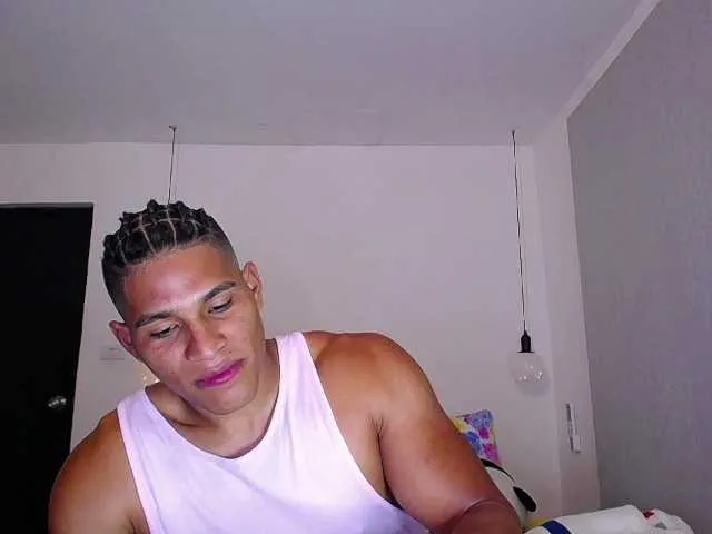 Live sex webcam photo for teddyfit19cm #275756211