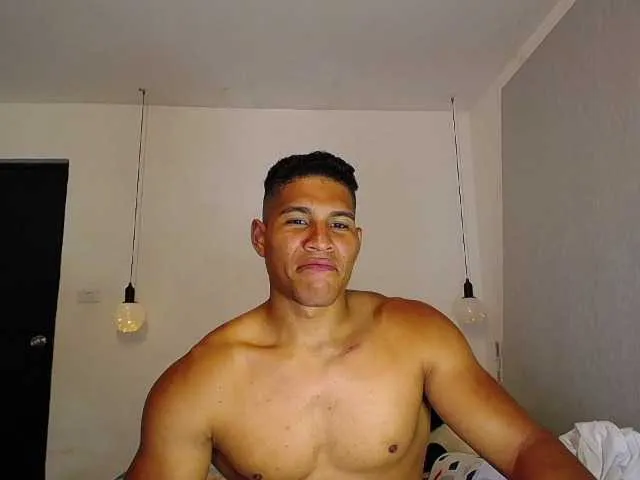 Live sex webcam photo for teddyfit19cm #275799573