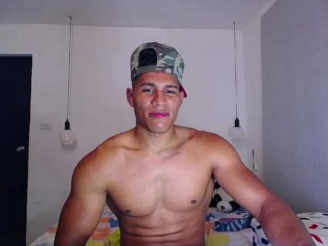 Live sex webcam photo for teddyfit19cm #275820347