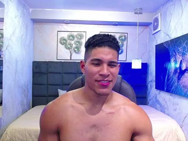 Live sex webcam photo for teddyfit19cm #275848126