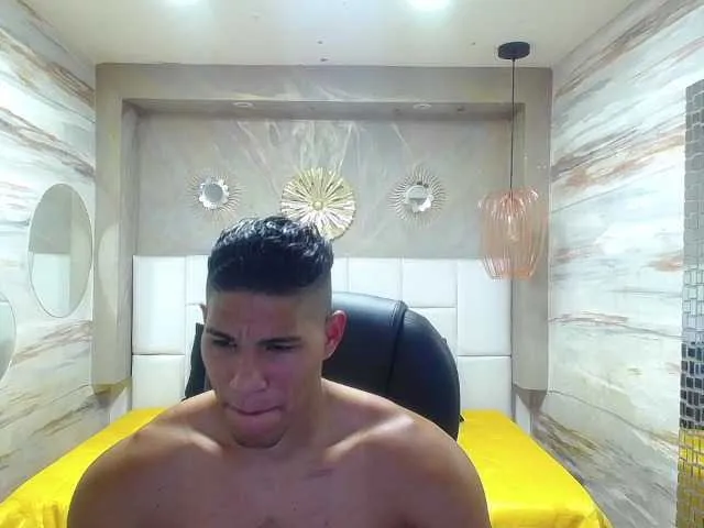 Live sex webcam photo for teddyfit19cm #275951470