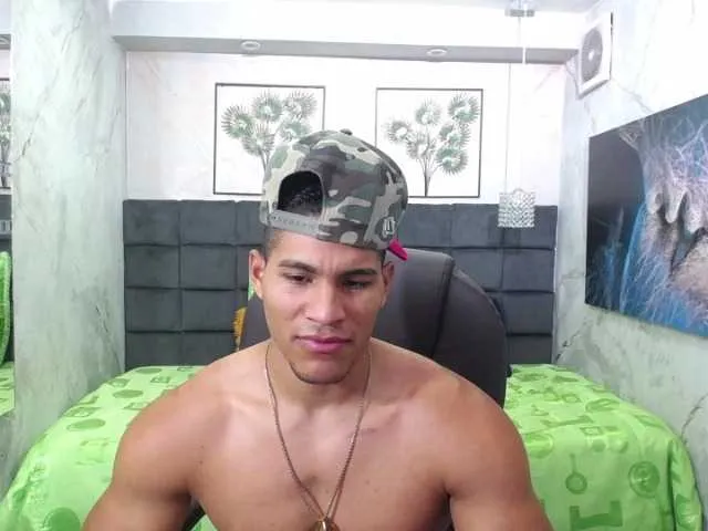 Live sex webcam photo for teddyfit19cm #276005866