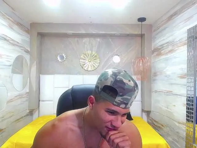 Live sex webcam photo for teddyfit19cm #276013966